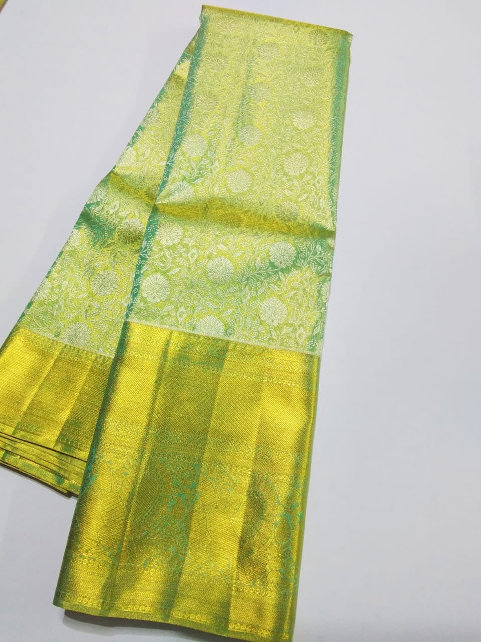 Kanjivaram Sarees – Pure Handwoven Silk Sarees | Studio Ribbons