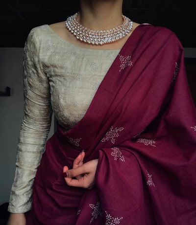 Full Sleeve BlouseElegant, used often in bridal or festive sarees.