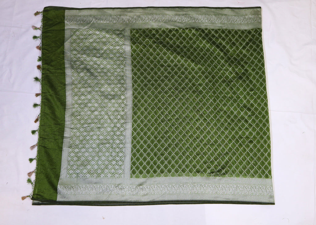 Semi Banarasi Saree with Diamond Jaal