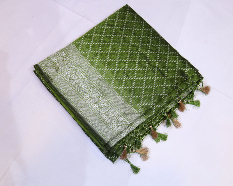 Semi Banarasi Saree with Diamond Jaal