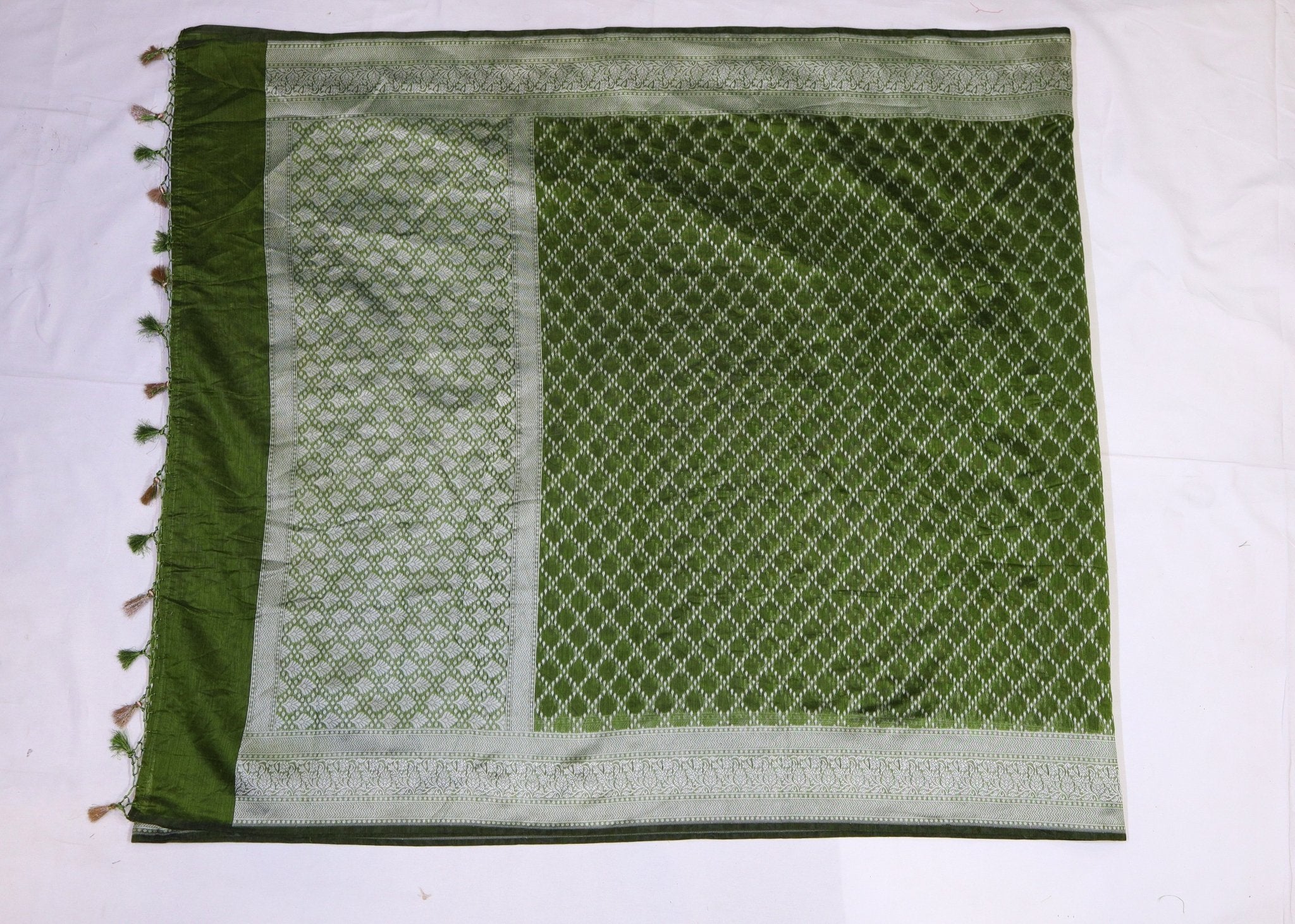 Semi Banarasi Saree with Diamond Jaal - Studio Ribbons